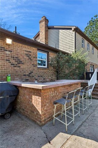 121 River Point DR, Yorktown, VA 23693