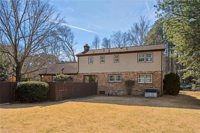 121 River Point DR, Yorktown, VA 23693