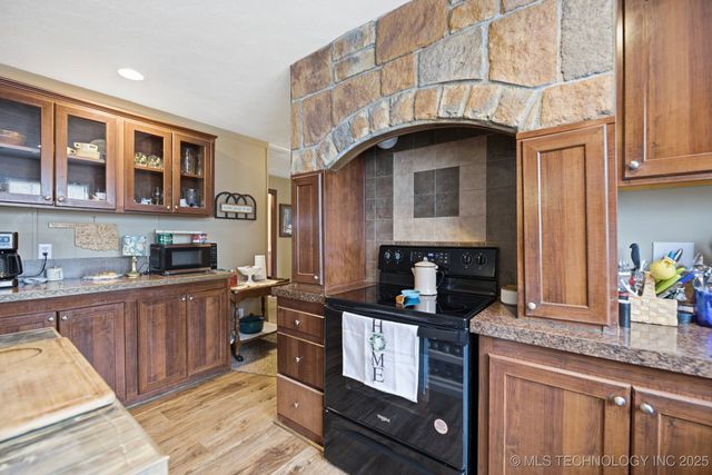 575 N Elm Street, Jennings, OK 74038