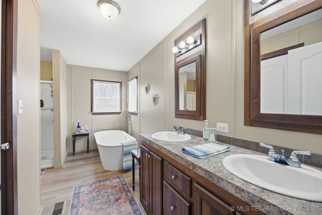 575 N Elm Street, Jennings, OK 74038