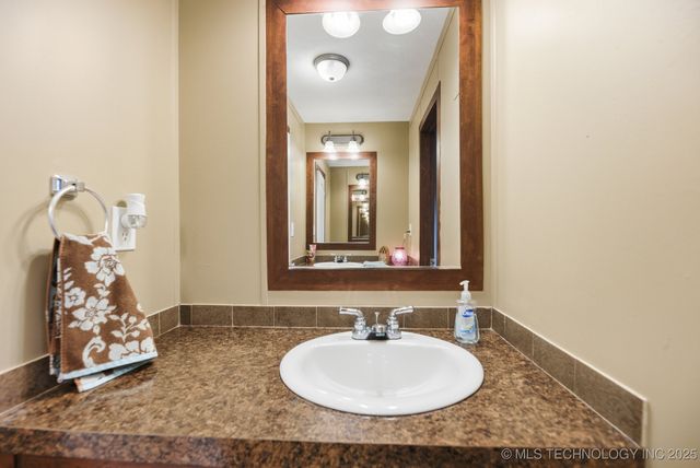 575 N Elm Street, Jennings, OK 74038