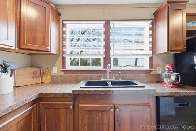 575 N Elm Street, Jennings, OK 74038