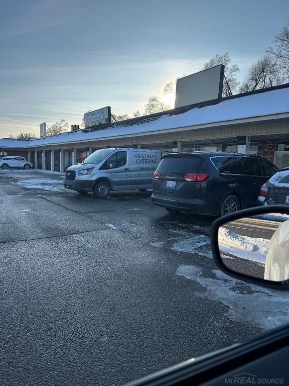 46735 Van Dyke Avenue, Shelby Twp, MI 48317