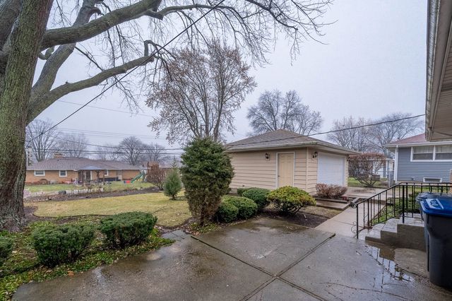 533 Flossmoor Avenue, Waukegan, IL 60085