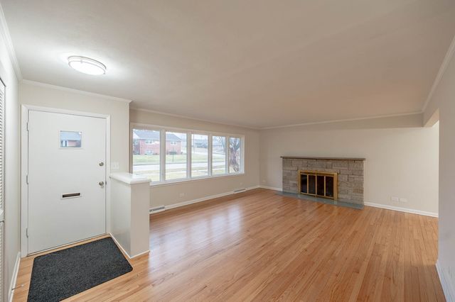 533 Flossmoor Avenue, Waukegan, IL 60085