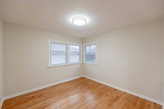 533 Flossmoor Avenue, Waukegan, IL 60085