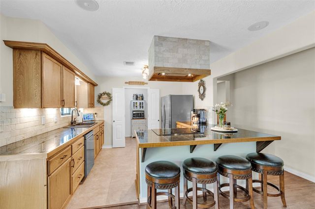 17323 Rabon Chapel Road, Montgomery, TX 77316