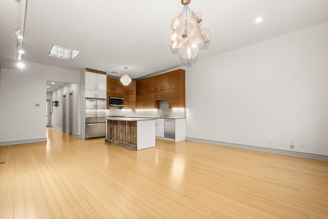 343 Greenwich Avenue 2nd Floor, Greenwich, CT 06830