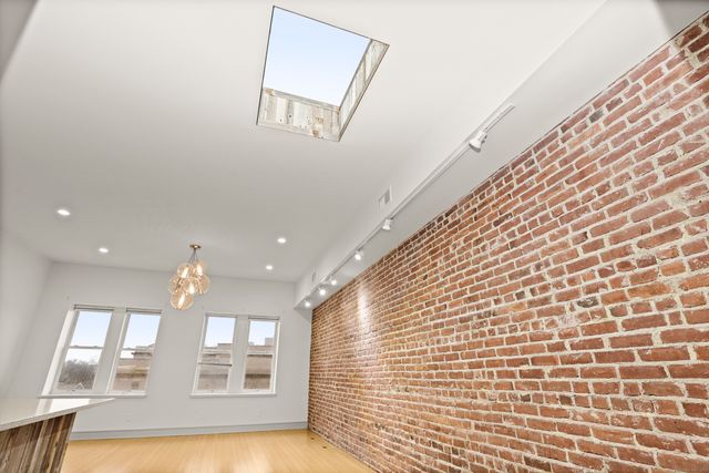 343 Greenwich Avenue 2nd Floor, Greenwich, CT 06830