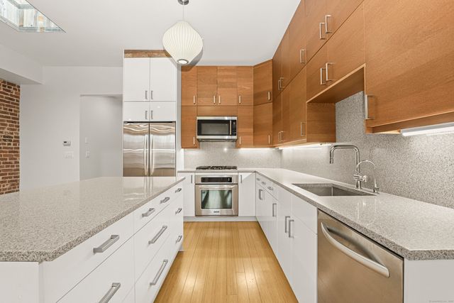 343 Greenwich Avenue 2nd Floor, Greenwich, CT 06830