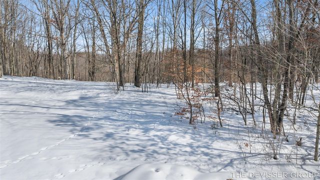 D Rolling Ridge Road Avenue, Allegan, MI 49010
