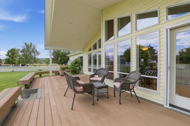 6909 W Ridgeway Dr, Deer Park, WA 99006