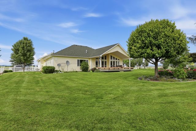 6909 W Ridgeway Dr, Deer Park, WA 99006