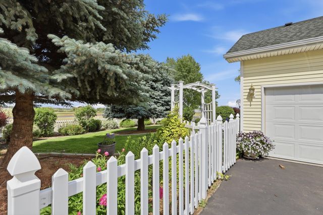 6909 W Ridgeway Dr, Deer Park, WA 99006
