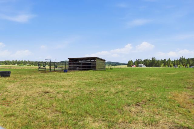6909 W Ridgeway Dr, Deer Park, WA 99006