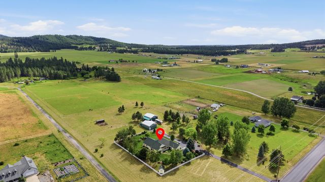 6909 W Ridgeway Dr, Deer Park, WA 99006