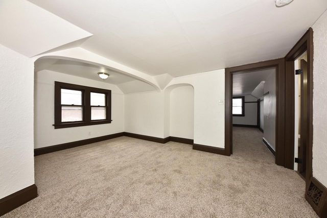 2953 N 56th STREET, Milwaukee, WI 53210