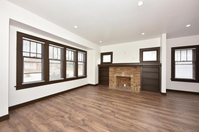 2953 N 56th STREET, Milwaukee, WI 53210