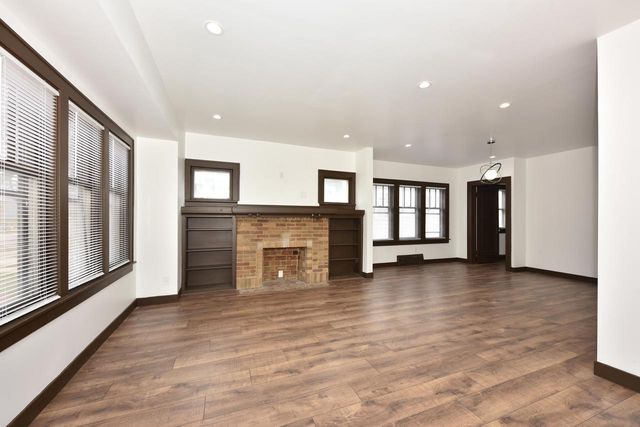 2953 N 56th STREET, Milwaukee, WI 53210