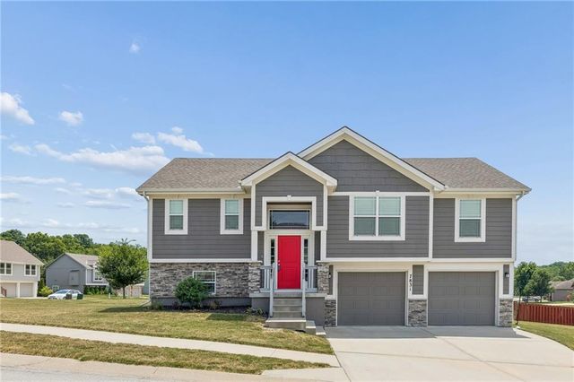 7831 N Walrond Avenue, Kansas City, MO 64119