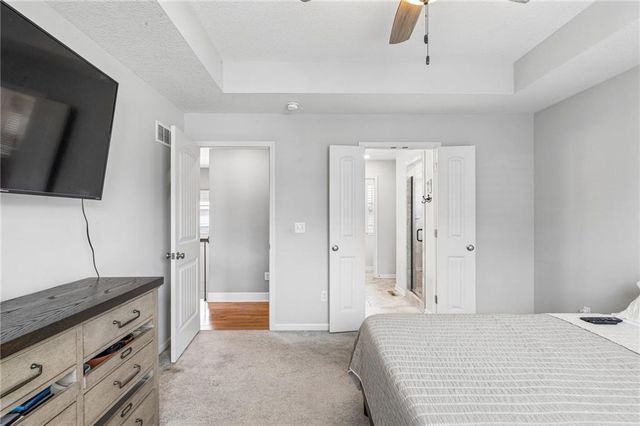 7831 N Walrond Avenue, Kansas City, MO 64119
