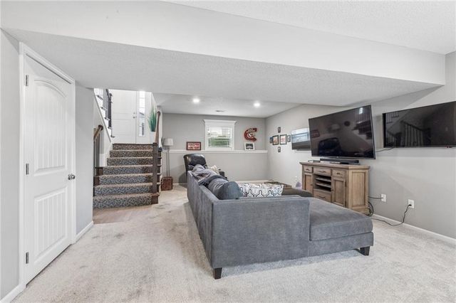 7831 N Walrond Avenue, Kansas City, MO 64119