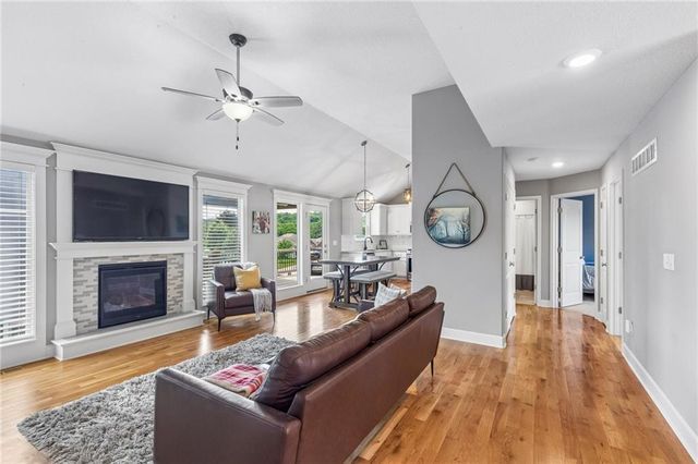 7831 N Walrond Avenue, Kansas City, MO 64119
