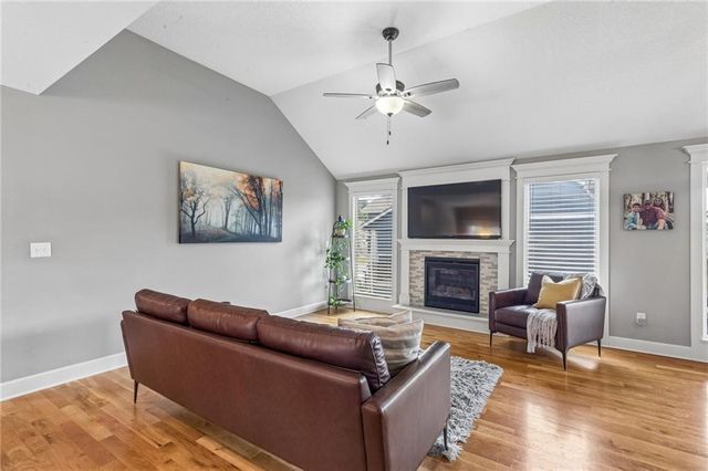7831 N Walrond Avenue, Kansas City, MO 64119