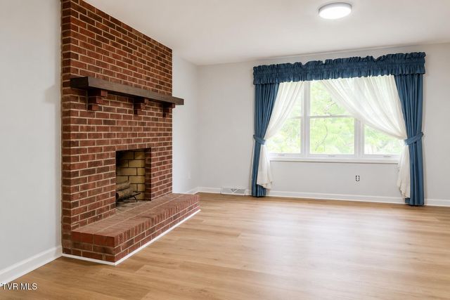205 Tamassee Drive, Johnson City, TN 37601