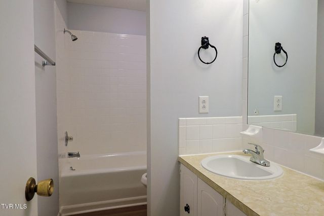 205 Tamassee Drive, Johnson City, TN 37601