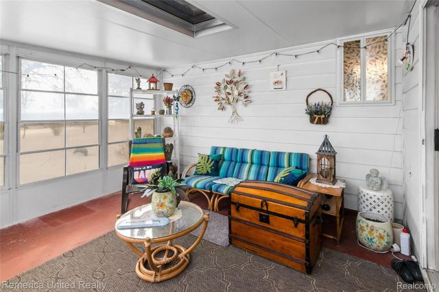 11043 Hamburg Road, Hamburg Township, MI 48189