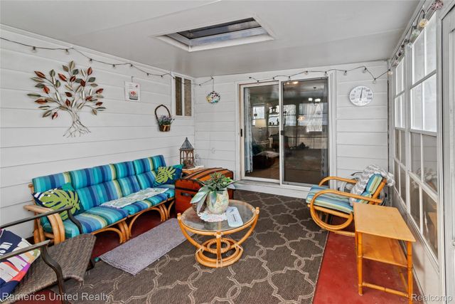 11043 Hamburg Road, Hamburg Township, MI 48189