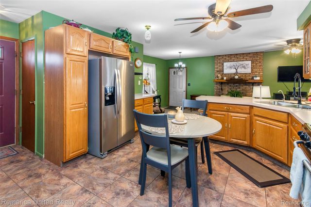 11043 Hamburg Road, Hamburg Township, MI 48189