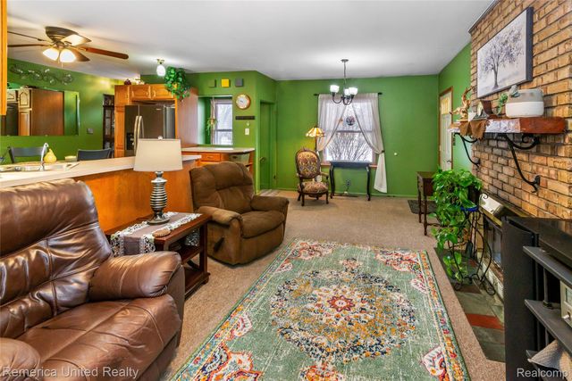 11043 Hamburg Road, Hamburg Township, MI 48189