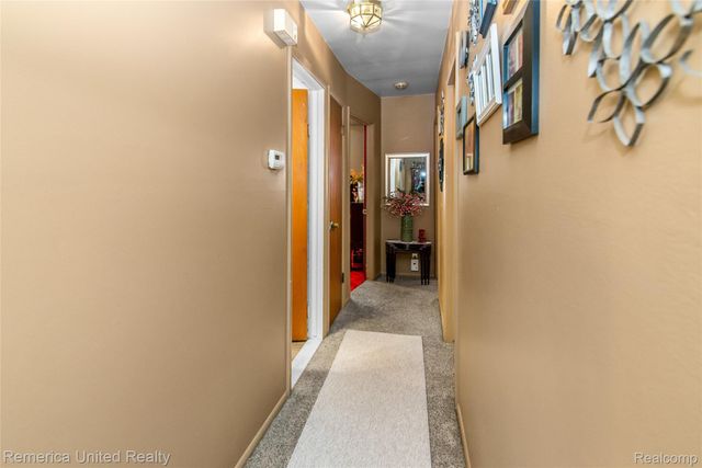 11043 Hamburg Road, Hamburg Township, MI 48189