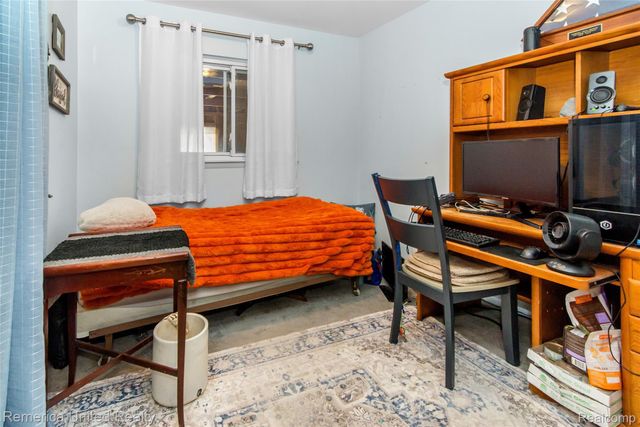 11043 Hamburg Road, Hamburg Township, MI 48189