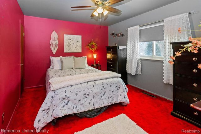 11043 Hamburg Road, Hamburg Township, MI 48189