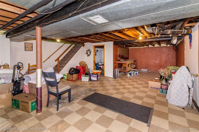 11043 Hamburg Road, Hamburg Township, MI 48189