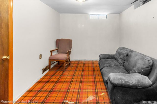 11043 Hamburg Road, Hamburg Township, MI 48189