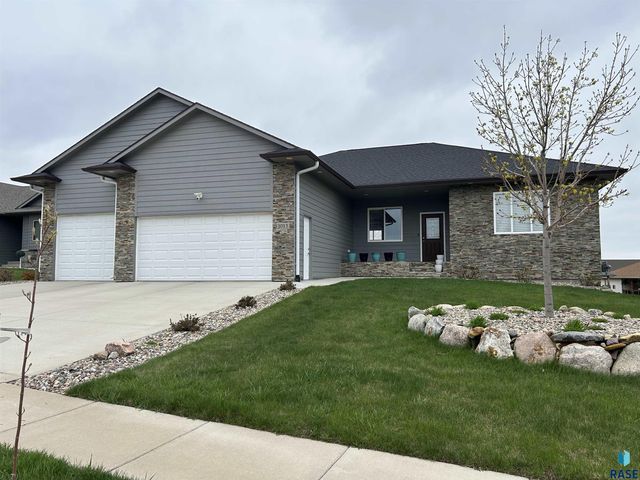 1013 N Danielle Dr Drive, Sioux Falls, SD 57103