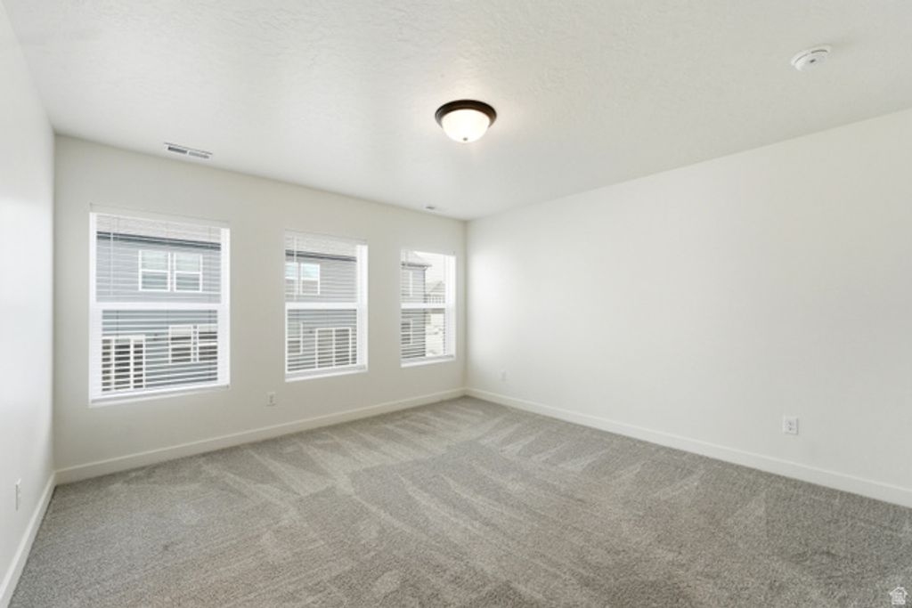 Image 14 of property listing at 3678 N OAK BLVD, Eagle Mountain, UT 84005