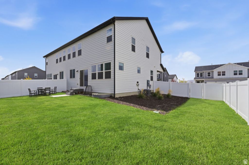 Image 32 of property listing at 3678 N OAK BLVD, Eagle Mountain, UT 84005