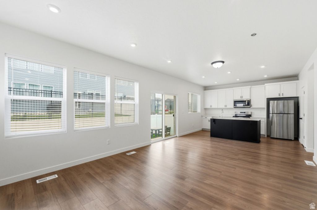 Image 7 of property listing at 3678 N OAK BLVD, Eagle Mountain, UT 84005