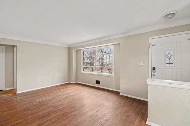 875 Iroquois Avenue, Saint Paul, MN 55119