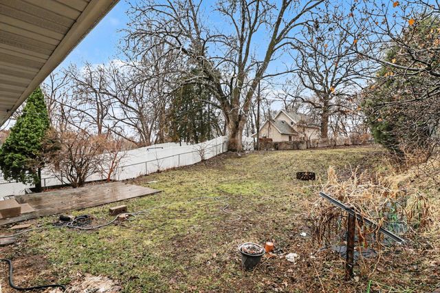 875 Iroquois Avenue, Saint Paul, MN 55119