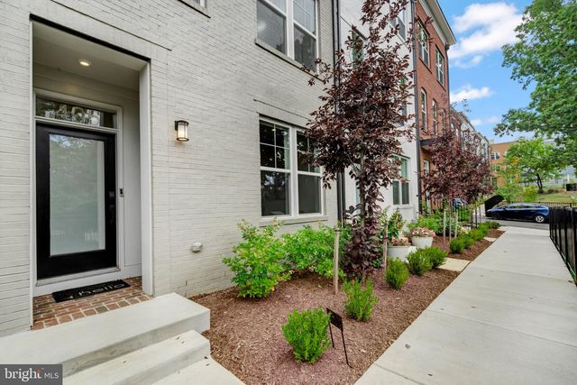 406 BROOKLAND GROVE DR NE, Washington, DC 20017