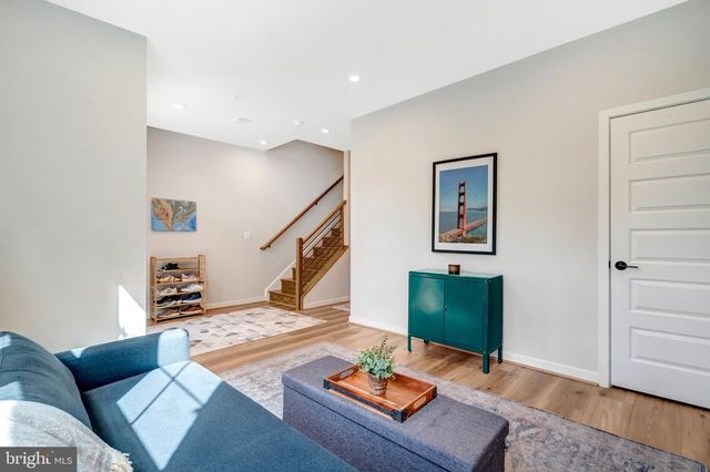 406 BROOKLAND GROVE DR NE, Washington, DC 20017
