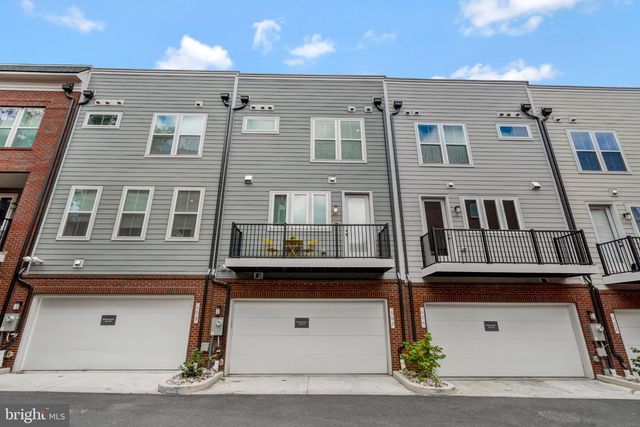 406 BROOKLAND GROVE DR NE, Washington, DC 20017