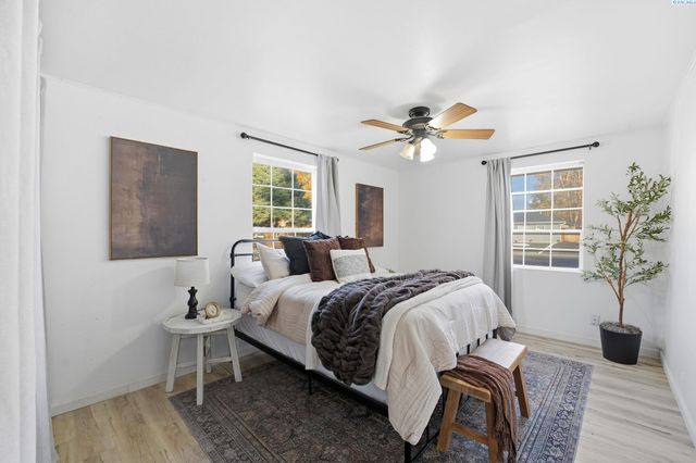 1313 Cottonwood Drive, Richland, WA 99354