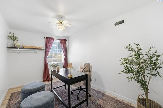 1313 Cottonwood Drive, Richland, WA 99354